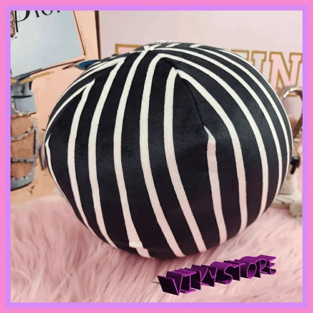 💕 NWT Tim Burton The Nightmare Before Christmas Pillow #7146 💕